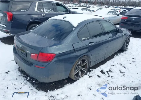 2013 BMW M5 z USA, uszkodzony, nr VIN WBSFV9C58DD095504